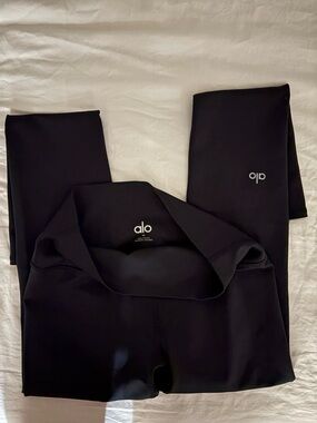 ALO Yoga Black High-Waist Leggings with Logo